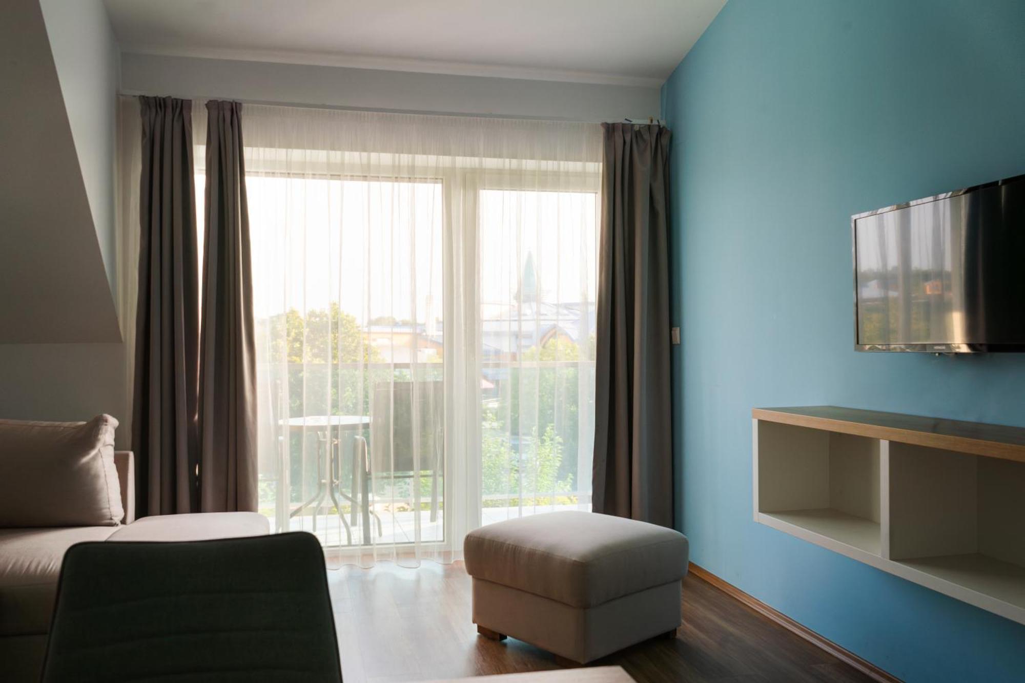 Berill Suites Sarvar Bagian luar foto